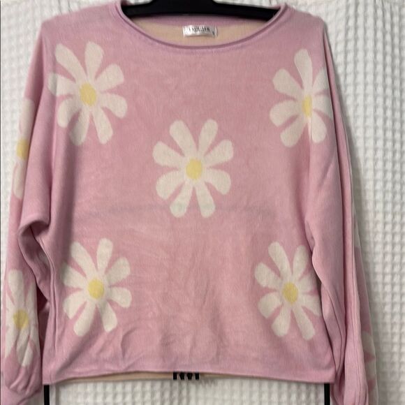 Soft Pink and White Floral Crew Neck Sweater Size M - Picture 1 of 5